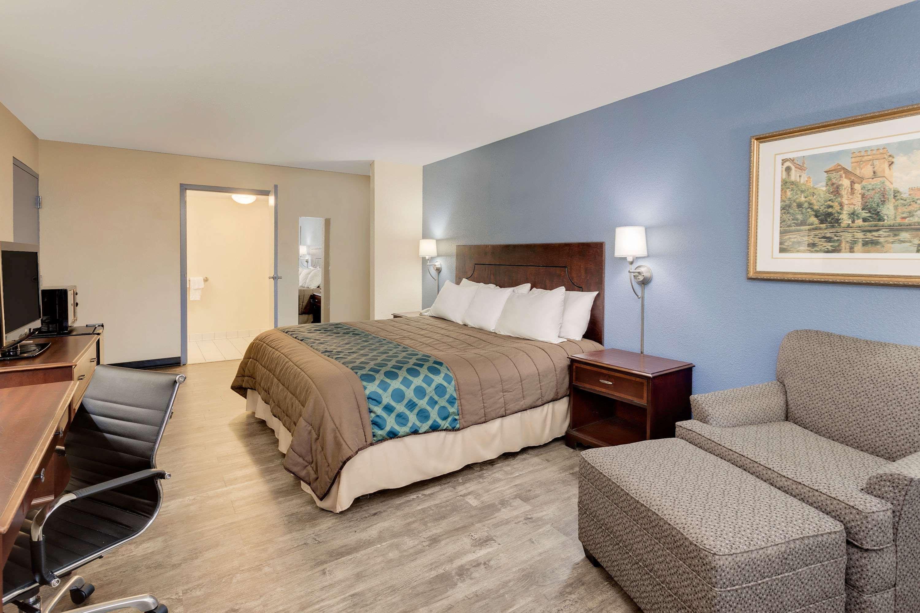Days Inn By Wyndham Montgomery Near Aum Exteriér fotografie